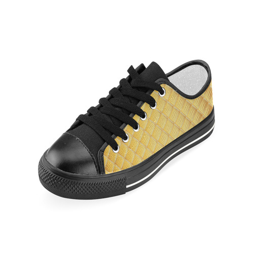 Gleaming Golden Plate Women's Classic Canvas Shoes (Model 018)