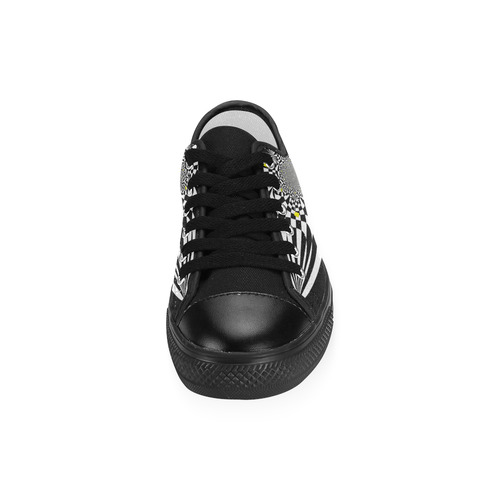 Black and White Check Flower Women's Classic Canvas Shoes (Model 018)