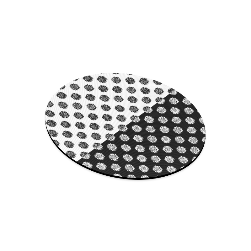 black and white peonies Round Mousepad