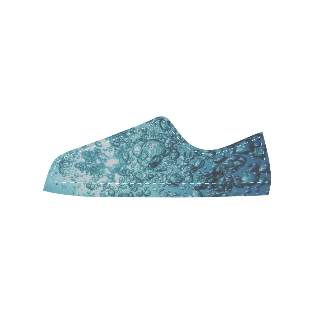 under water 1 Women's Classic Canvas Shoes (Model 018)