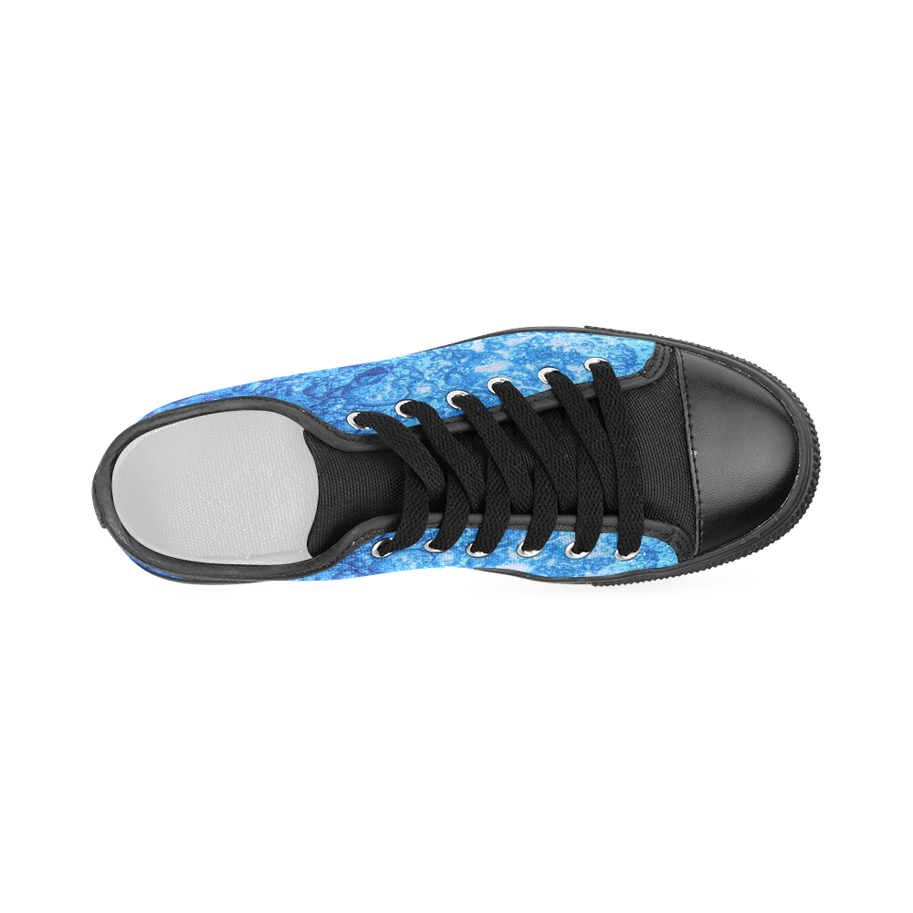 under water 2 Women's Classic Canvas Shoes (Model 018)