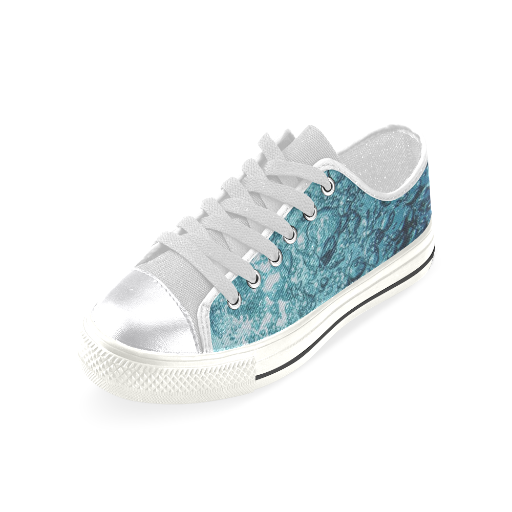 under water 1 Women's Classic Canvas Shoes (Model 018)