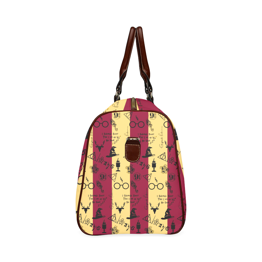 Gryffindor Waterproof Travel Bag/Large (Model 1639)