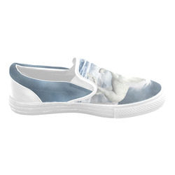 A white Unicorn wading in the water Men's Slip-on Canvas Shoes (Model 019)