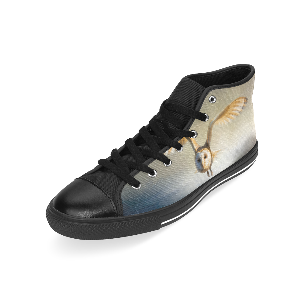 An barn owl flies over the lake Men’s Classic High Top Canvas Shoes /Large Size (Model 017)