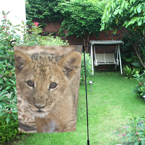 BABY lion Garden Flag 12‘’x18‘’（Without Flagpole）