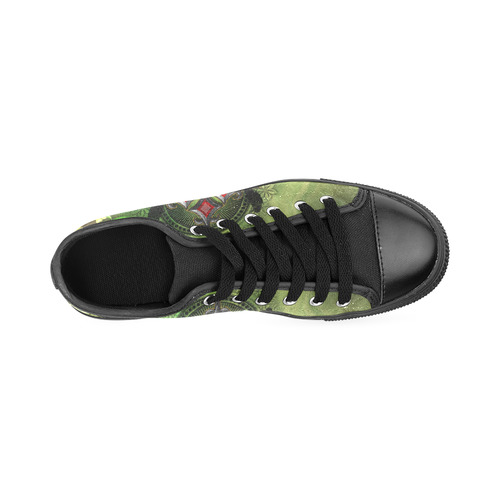 Wonderful gothic design with skull Men's Classic Canvas Shoes (Model 018)