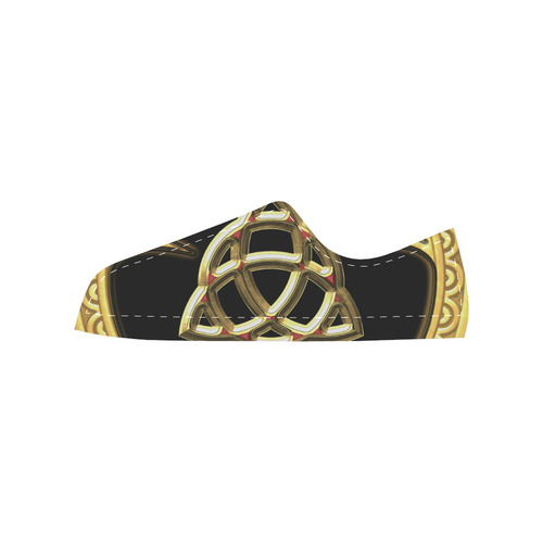The celtic knote, golden design Men's Classic Canvas Shoes (Model 018)