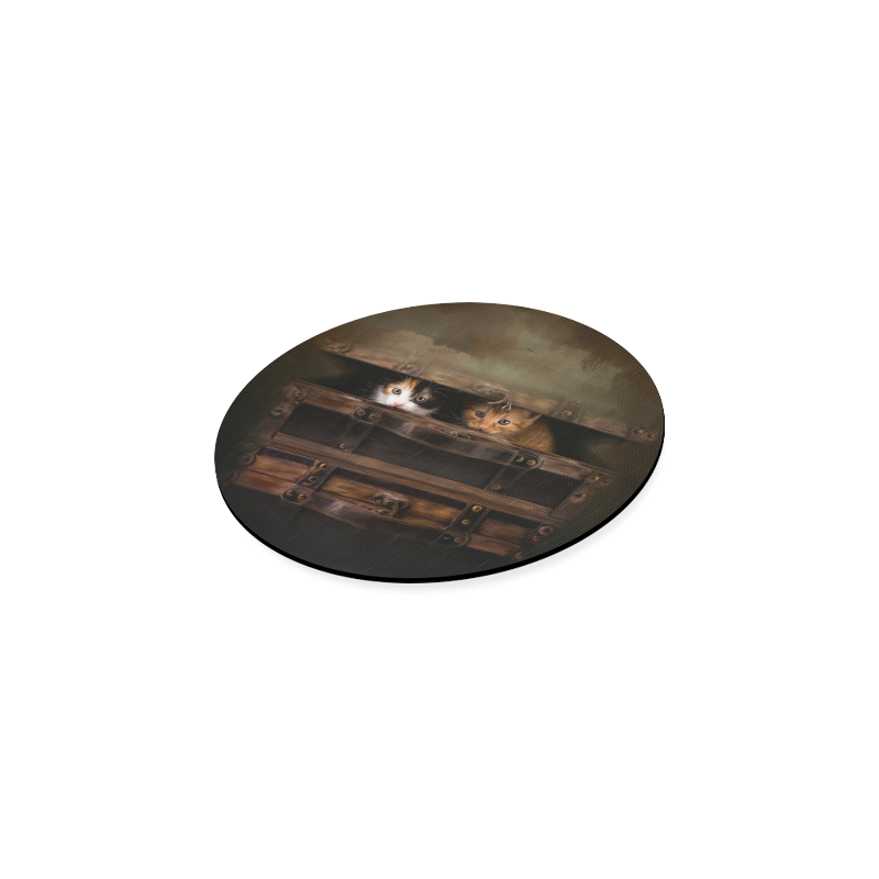 Little cute kitten in an old wooden case Round Coaster