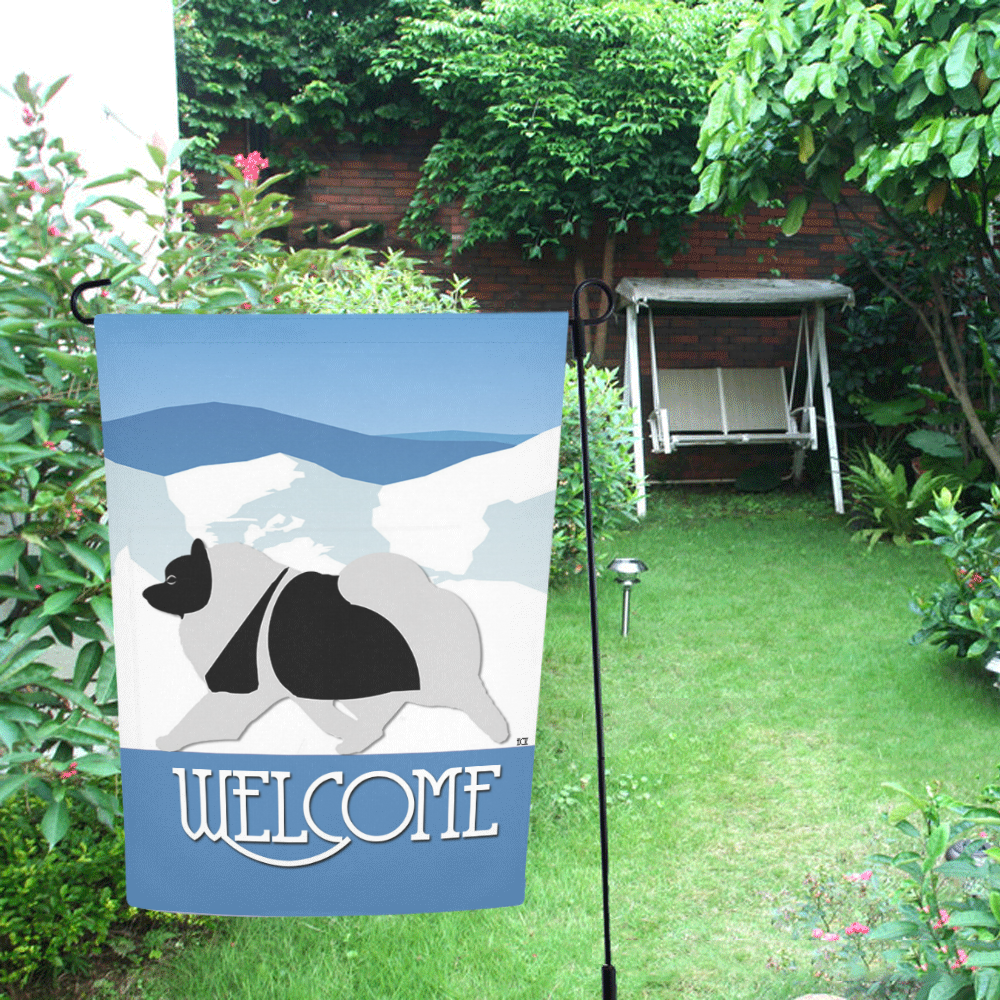 Keeshond Rockin the Rockies welcome Garden Flag 12‘’x18‘’（Without Flagpole）