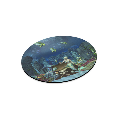 Underwater wold with mermaid Round Mousepad