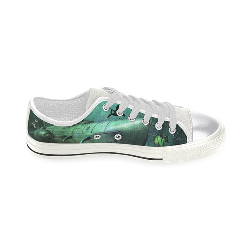 Awesome submarine with orca Women's Classic Canvas Shoes (Model 018)