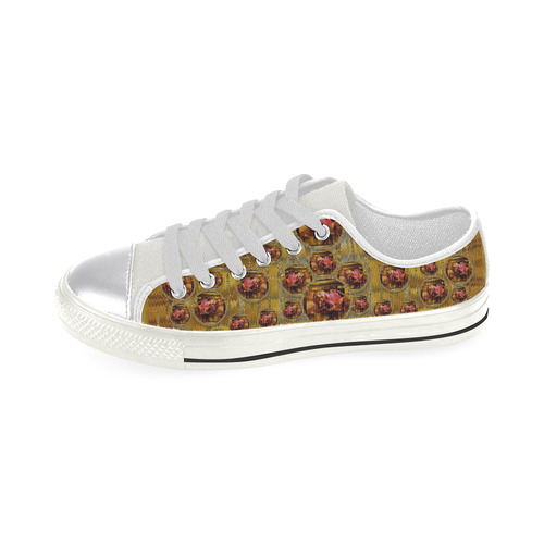 Angels in gold and flowers of paradise rocks Women's Classic Canvas Shoes (Model 018)