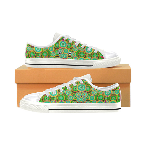 Flowers In mind In happy soft Summer Time Women's Classic Canvas Shoes (Model 018)