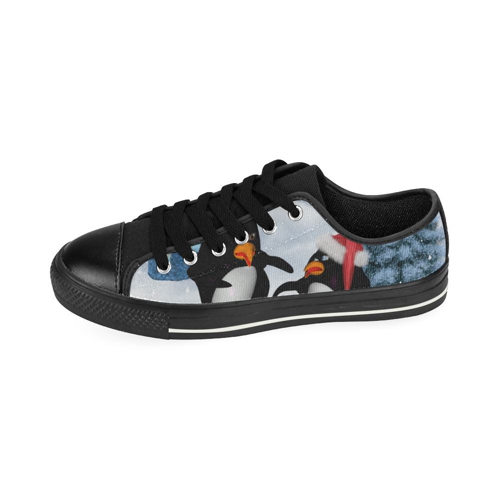 Christmas, funny, cute penguin Men's Classic Canvas Shoes (Model 018)